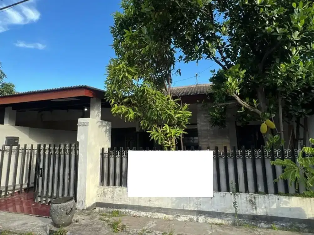 Rumah di perumahan Kutisari Indah Selatan, Surabaya Selatan
