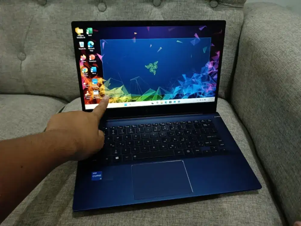 Laptop Touchscreen Dynabook core i5 gen 12 RAM 8GB SSD 256GB