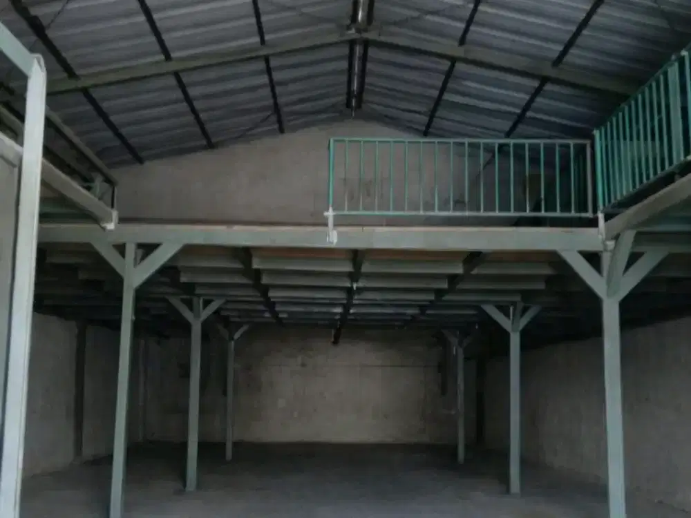 Dijual Gudang Margomulyo 2LT LT660m Bangunan 1 Lantai Halaman 15m Di Depan