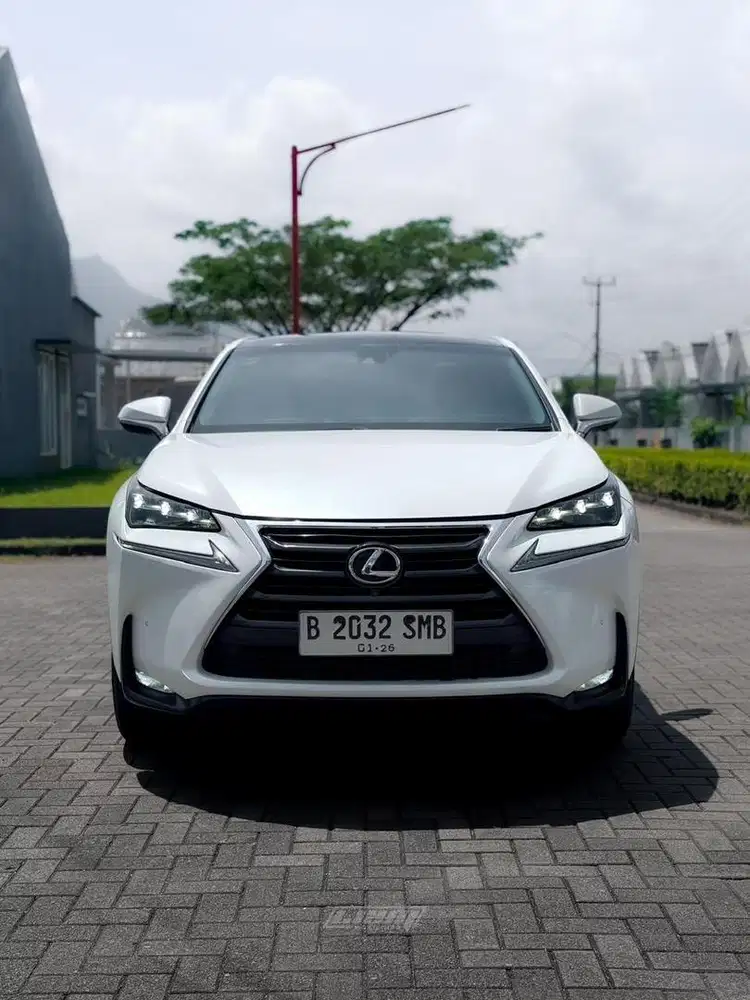 lexus nx 200 2015 matic antik putih