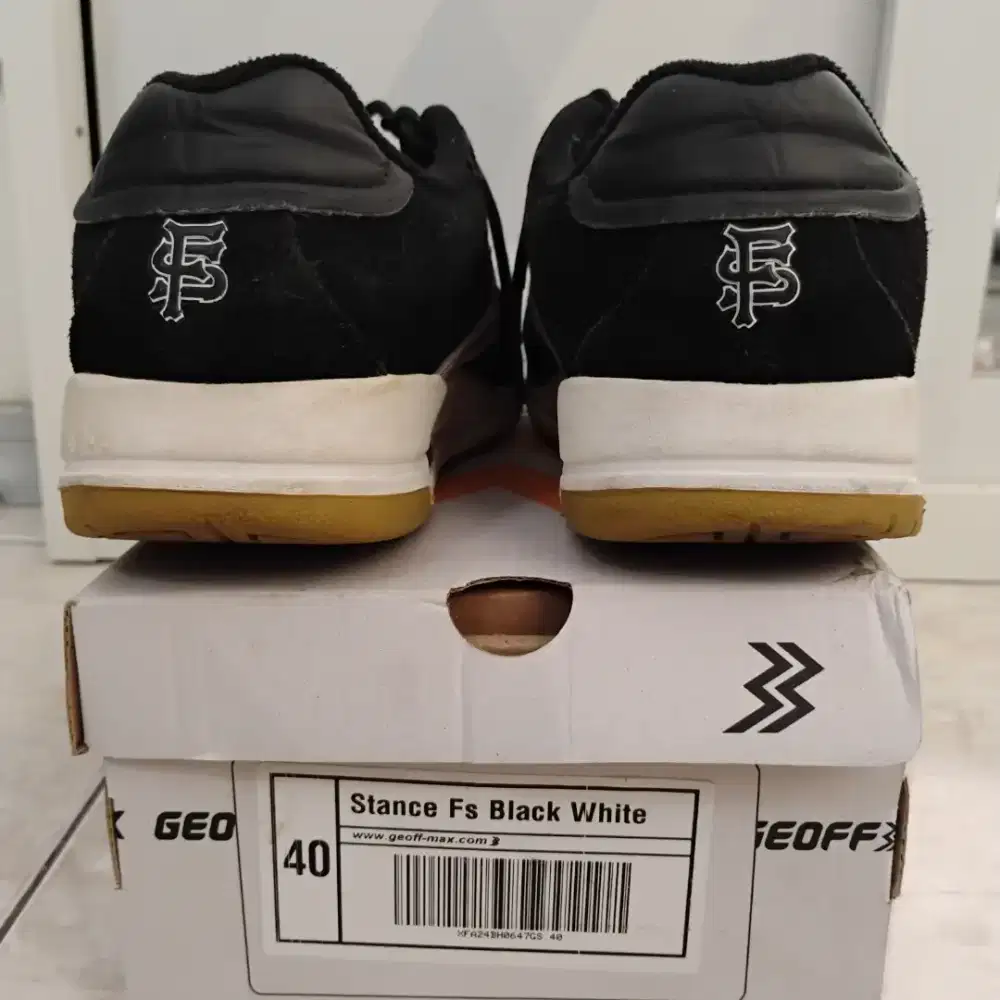 SEPATU GEOFFMAX STANCE FS BLACK WHITE