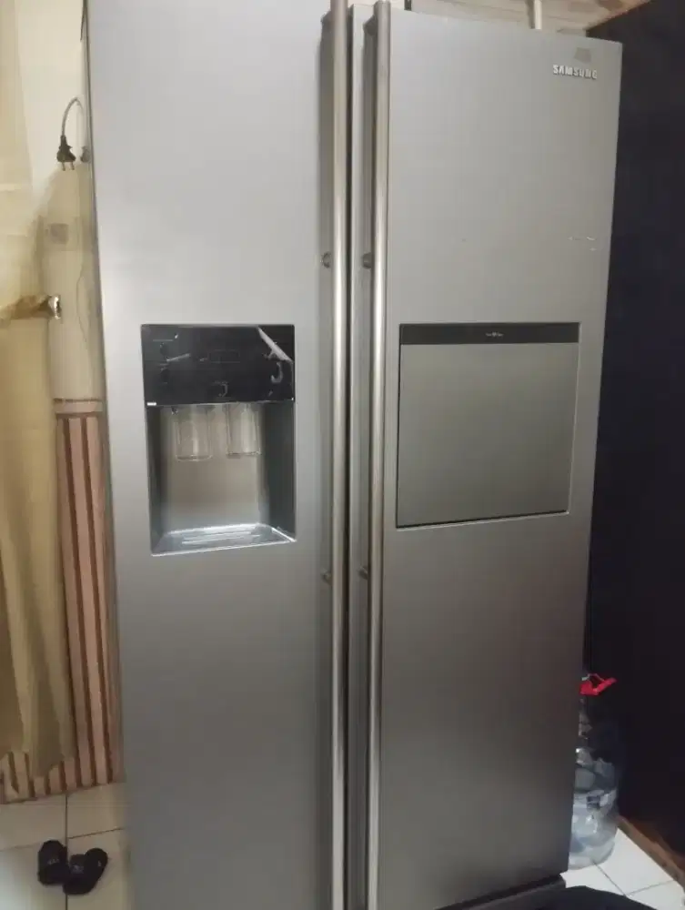 Di jual kulkas side by side samsung