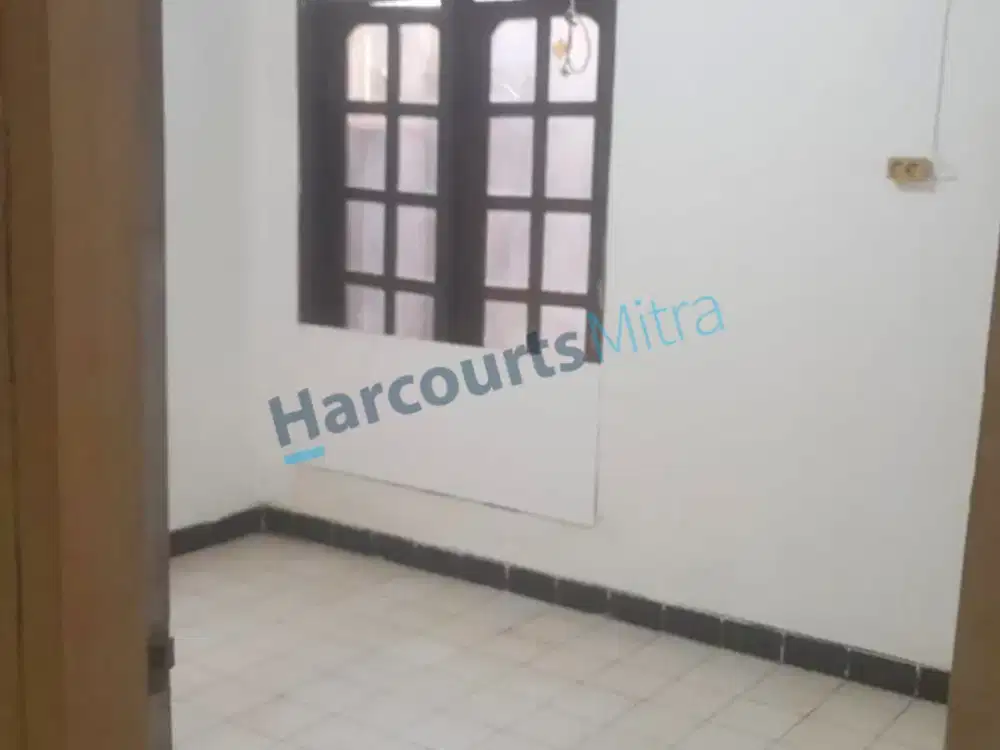 RUMAH SIAP HUNI, BEBAS BANJIR, LOKASI STRATEGIS DI HJ. BASYAR JATIWARINGIN DEKAT BANDARA HALIM, DAN WOOSH