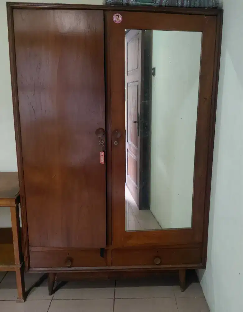 Lemari Pakaian Kayu Jati Asli