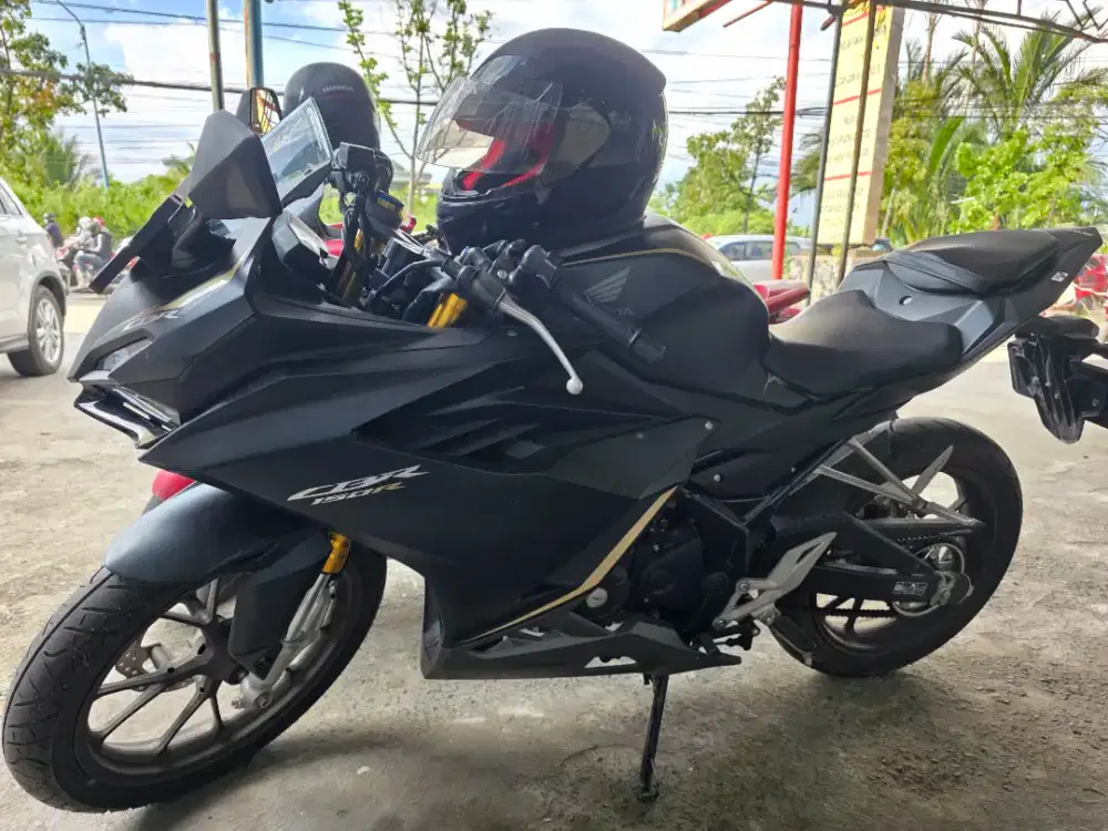 Honda CBR150R 2024