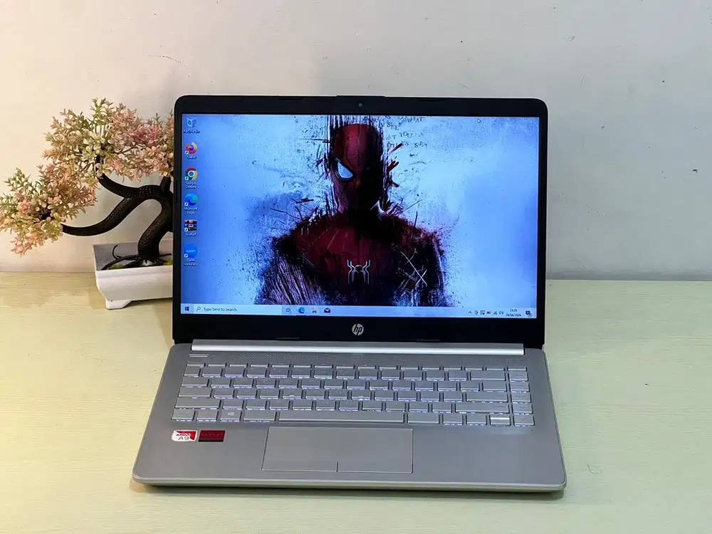HP 14s AMD A9-9425 RAM 8 SSD 256 GB Backlight Mulus Like New Garansi