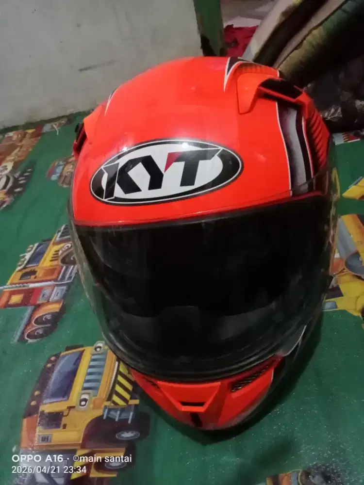 Jual aja helm KYT fullfest nya
