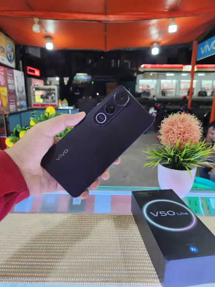 Vivo V50 Lite Ram 8+8Gb/ 256Gb Pemakaian 1 Bulan Like New Bergaransi
