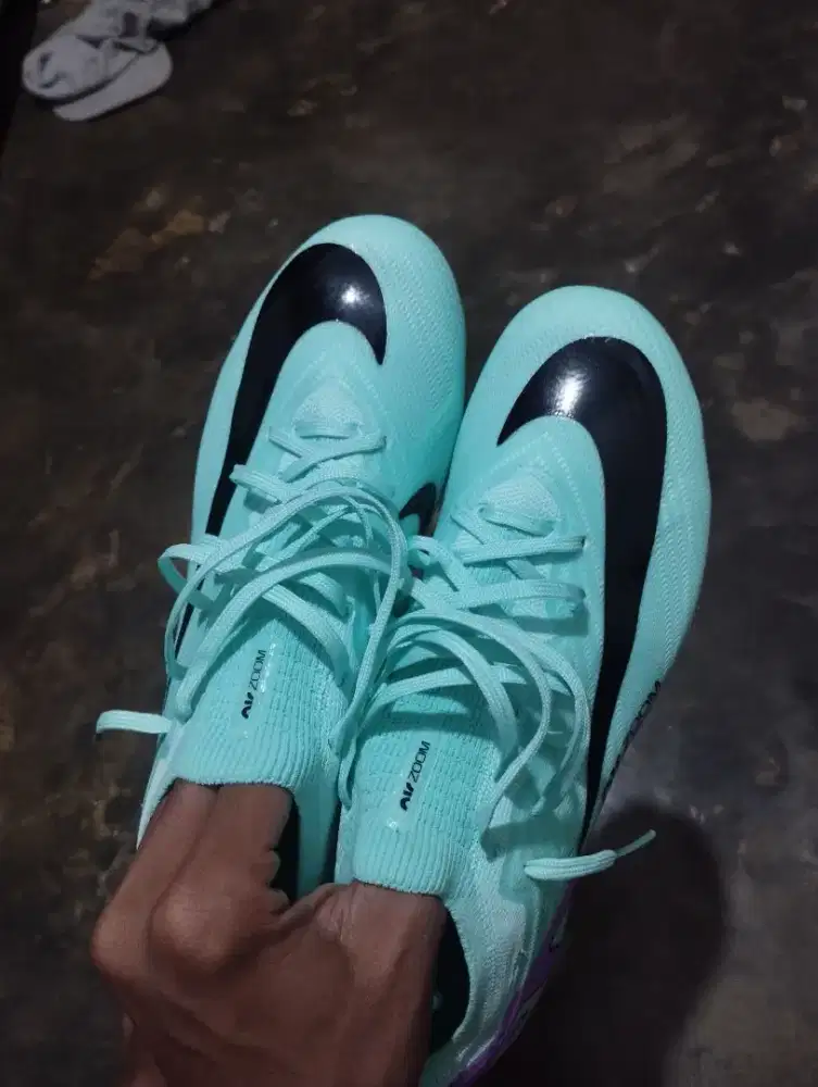 Sepatu bola nike air zoom uk 43