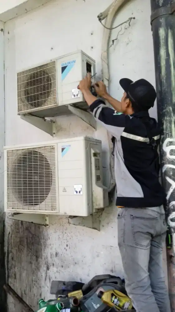 CUCI AC 80K & BONGKAR PASANG AC