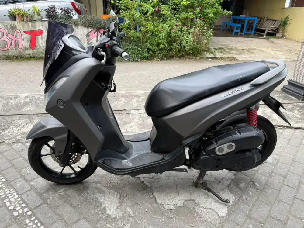 Yamaha Lexi THN 2019 plat AD Karanganyar