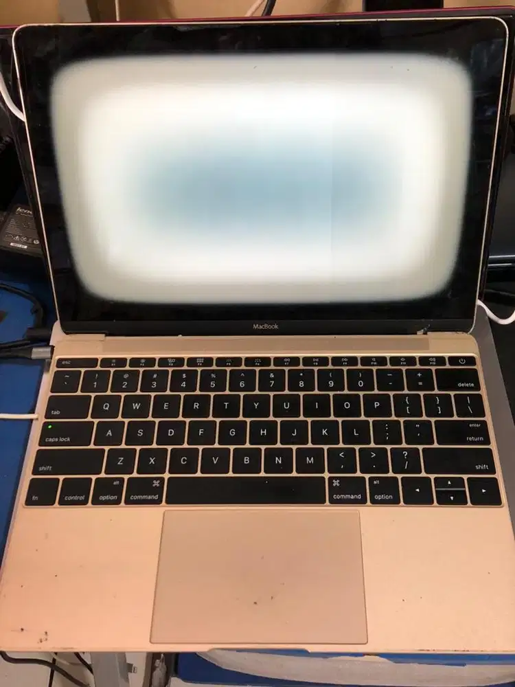Macbook bekas blom bongkaran