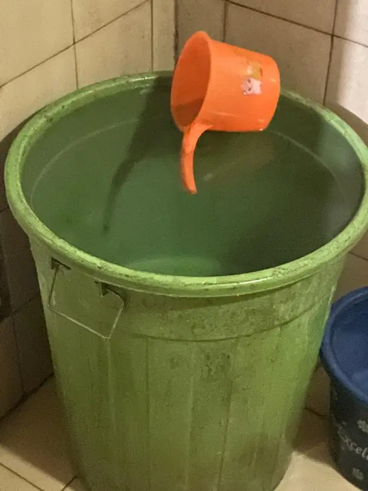 Jual ember besar buat bak mandi kondisi masih bagus tidak bocor