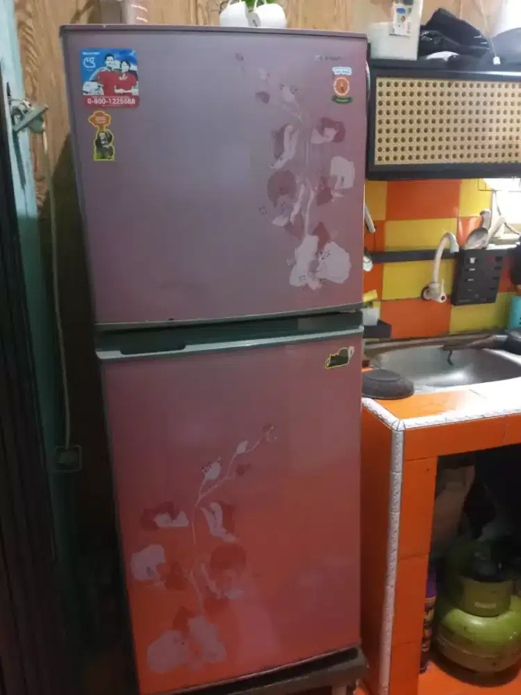 Kulkas 2 pintu SHARP