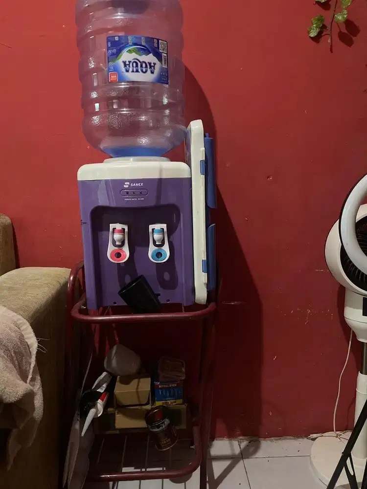 Bismillah jual dispenser sama mejanya besi