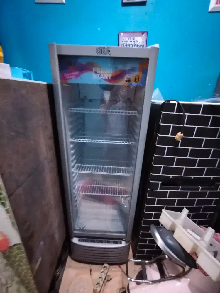 Jual butuh showcase / kulkas pendingin minuman ukuran 5 rak normal