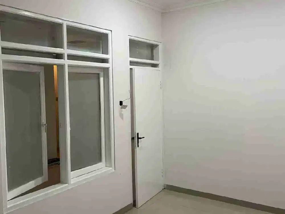 Rumah 2 Lantai 6 Kamar di Taman Holis Bandung – LT 153m² SHM Harga 1,6 M