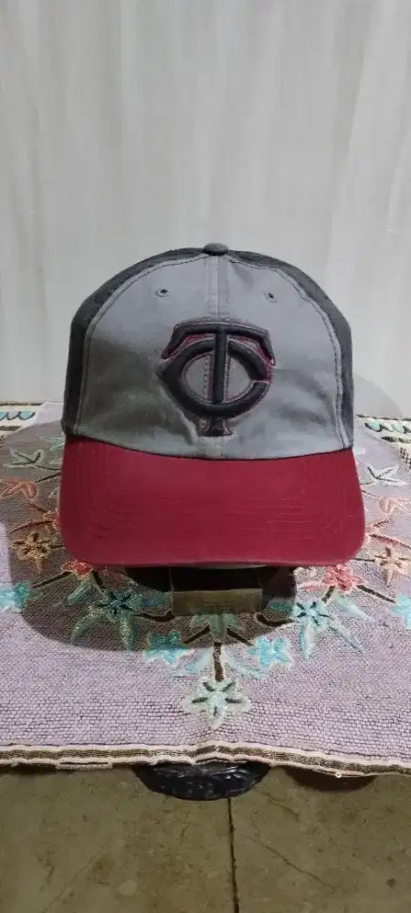 Bill up Forty seven
Minnesota Twins
Three tone
Size L
Full tag