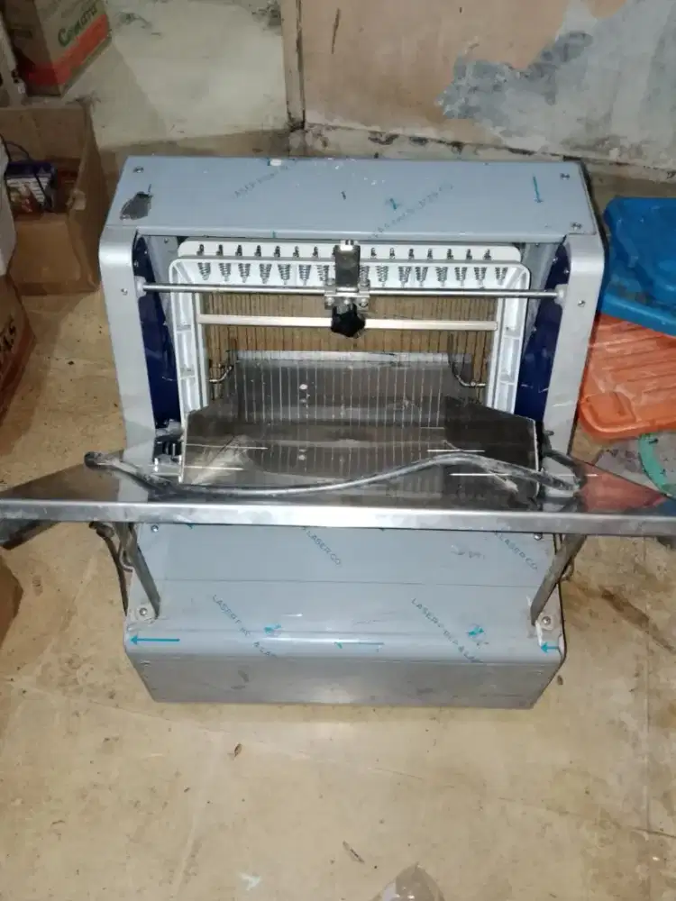 Mesin pemotong roti tawar merk GETRA