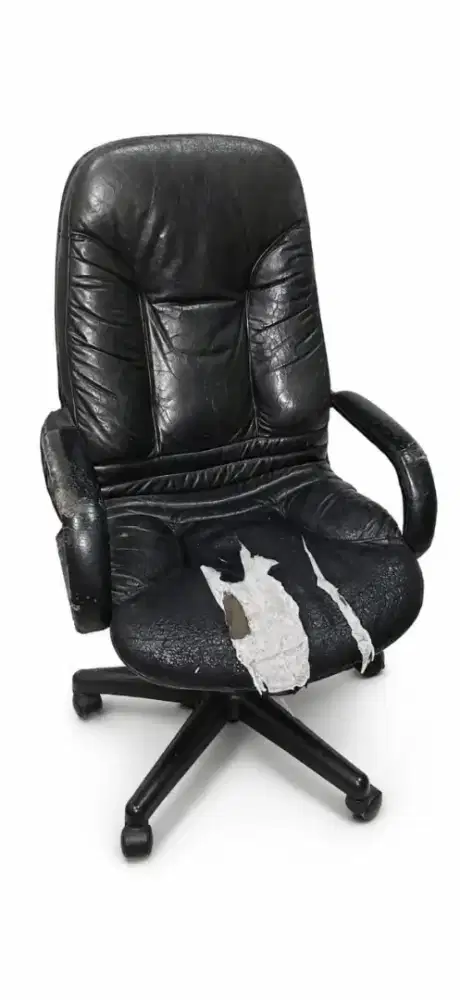 Kursi kantor empuk banget bisa diservis kembali cakep