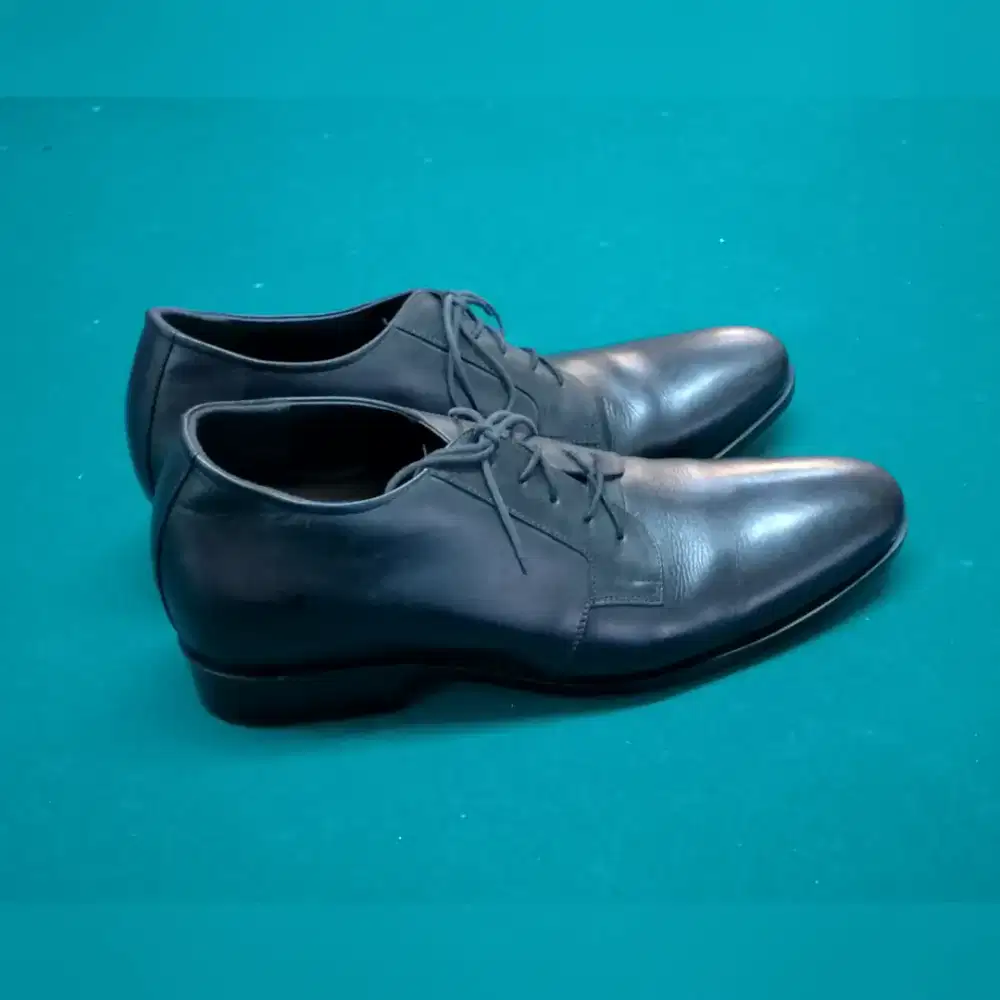 Size 42 43 sepatu kulit keeve peninggi badan 7 cm hitam original