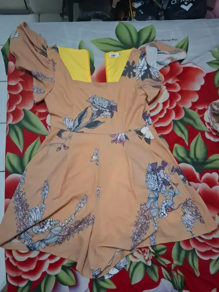 Jumsuit celana pendek