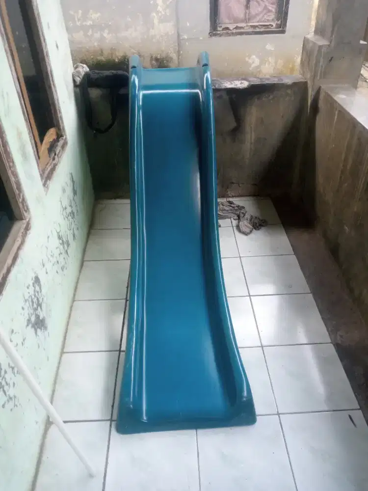 Perosotan anak bekas layak pake