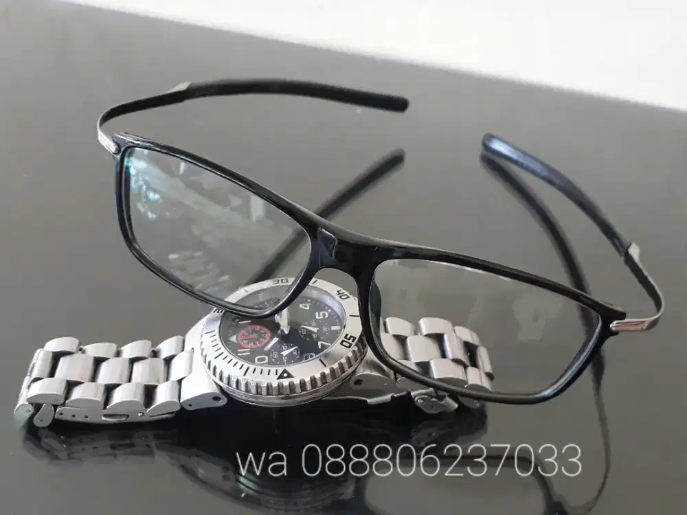 Kacamata antik Tag Heuer frame orian