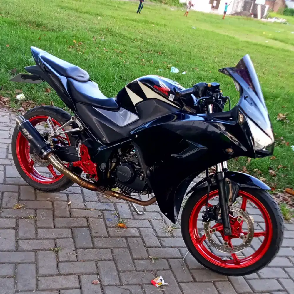 Honda CBR 150 R