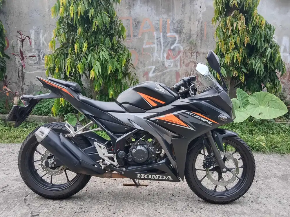 Honda CBR 150 R LED th 2019 DP mulai 500an