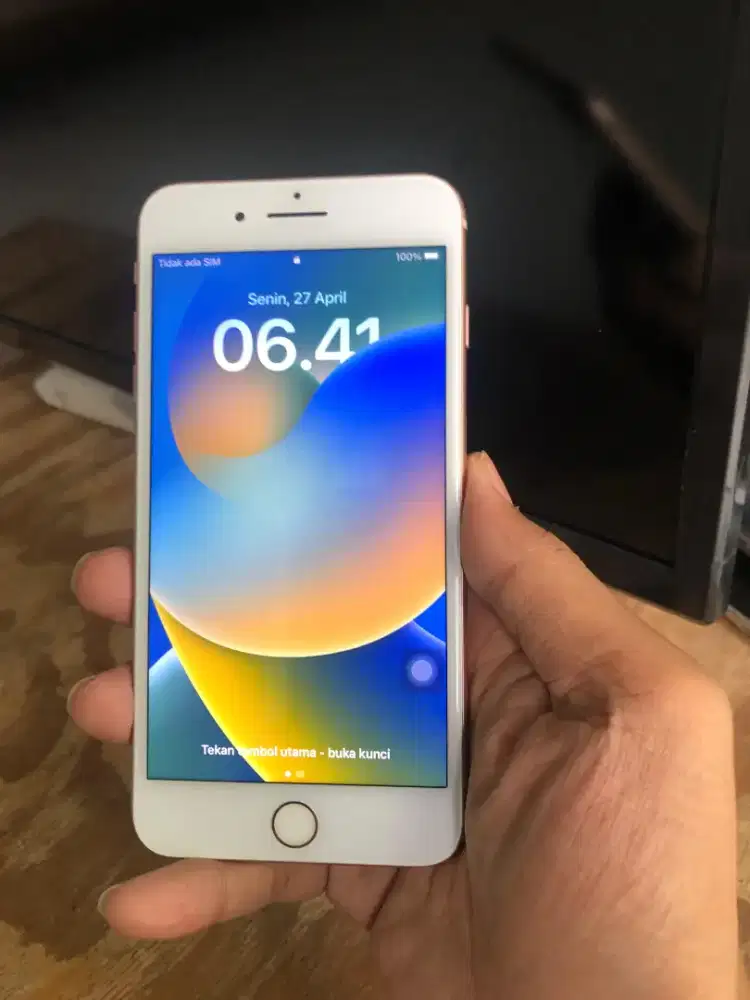 Iphone 8 plus 64GB, All operator on, bebas reset