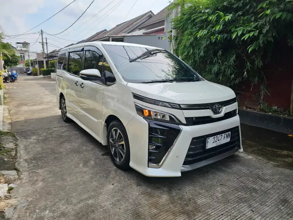 (Low KM) Toyota Voxy AT 2018