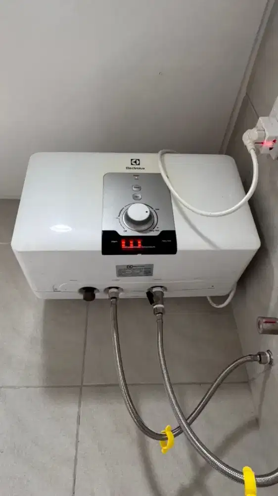 WATER HEATER ELECTRO LUX 15L