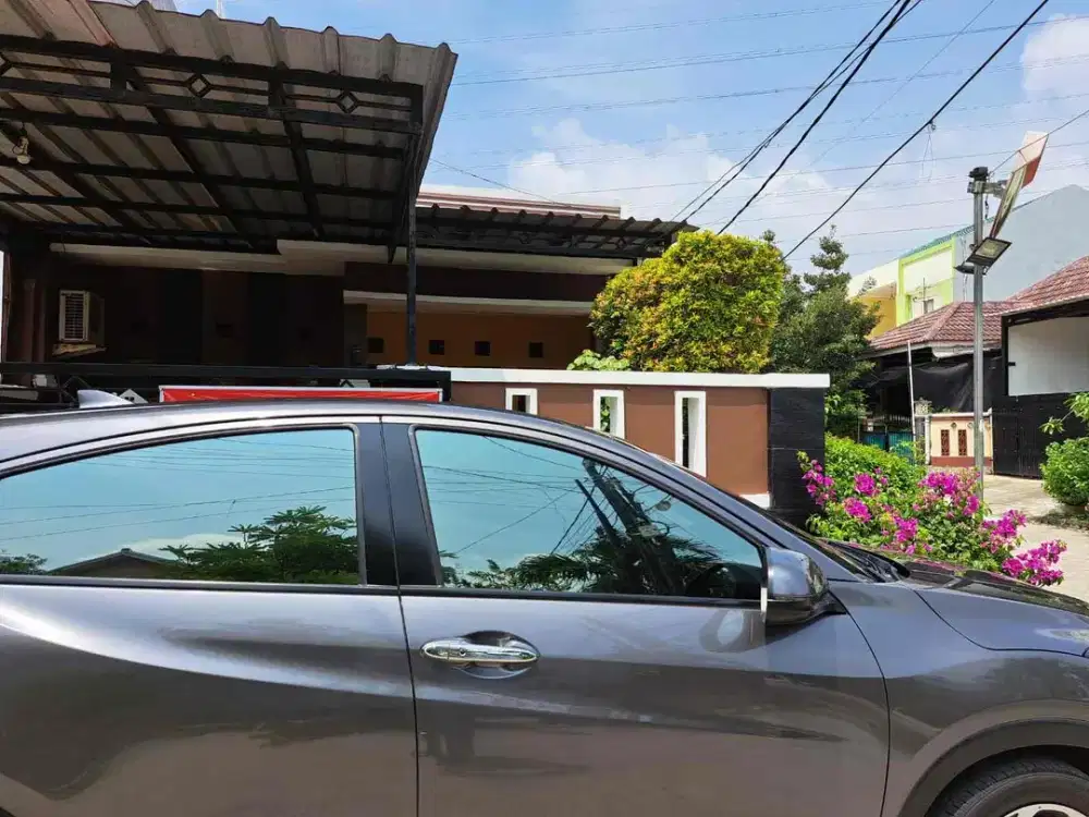 Rumah Luas Baru Renov Siap Huni dengan Carport 3mobil di Taman Harapan Baru Bekasi