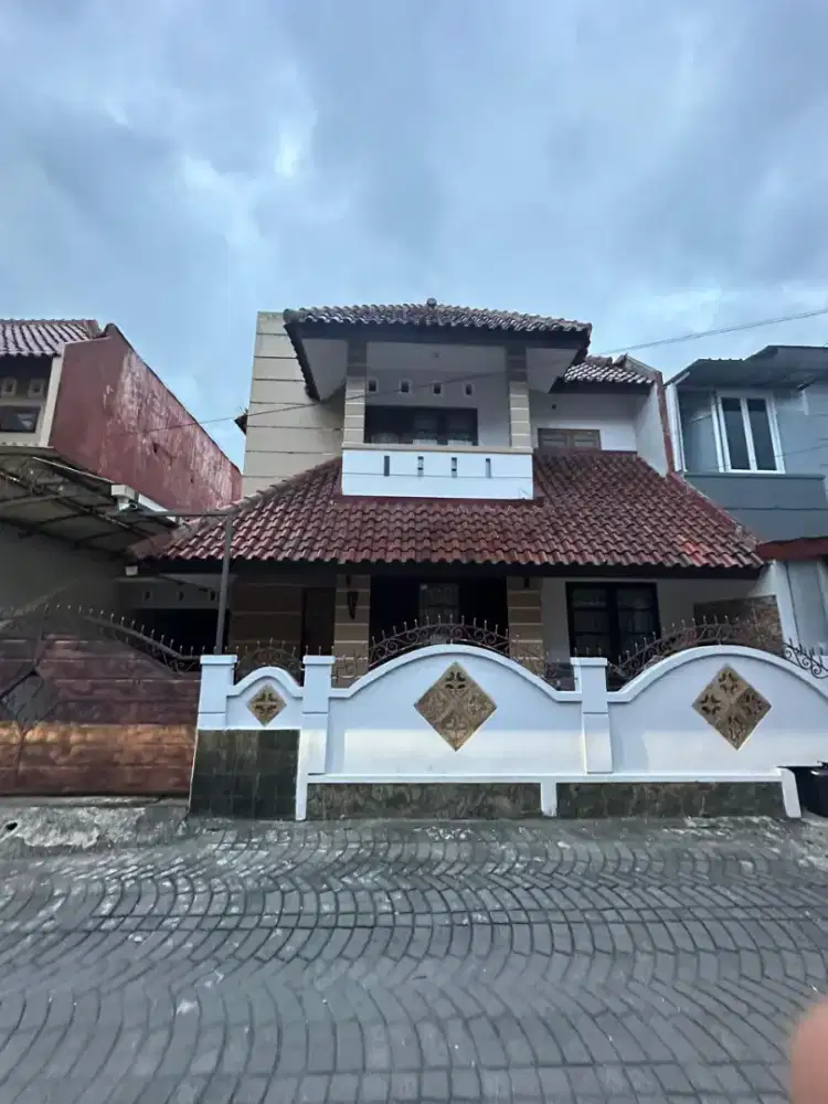 RUMAH 2 LT. DI LOKASI PREMIUM CONDONGCATUR SLEMAN YOGYAKARTA.