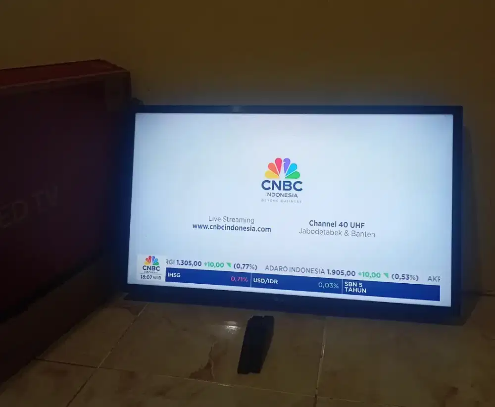 Tv Digital led LG 32 inchi. Nominos. Kotak ada