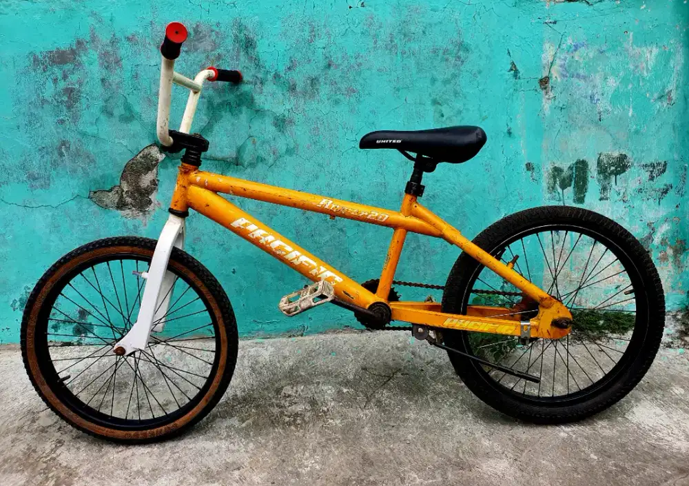 Sepeda bmx pacific