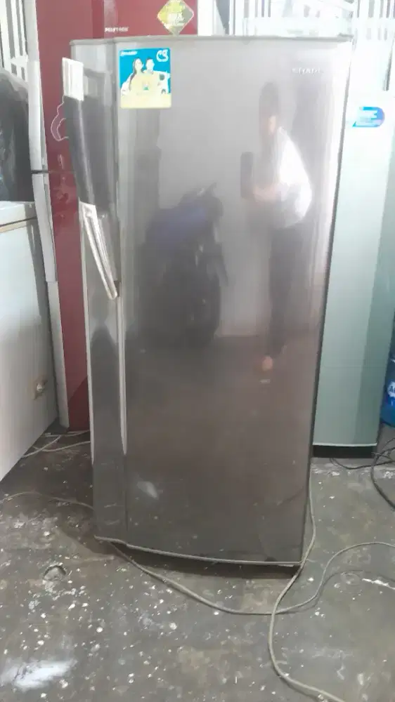Kulkas sharp 1 pintu
