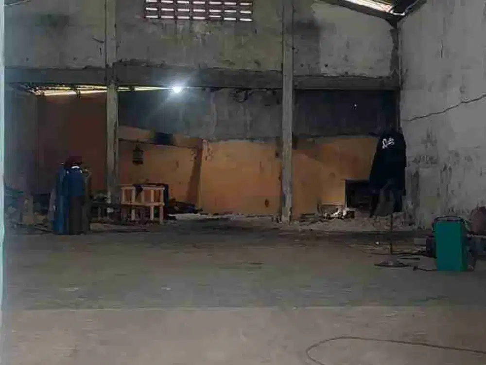 Dijual Gudang Kalianak Surabaya di Area pergudangan
Truk & Tronton Bisa Masuk