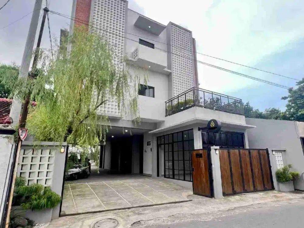 Kost Exclusive 3 lantai full furnished tanah luas di seturan