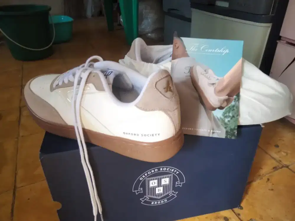 Sepatu sport 'Brodo'