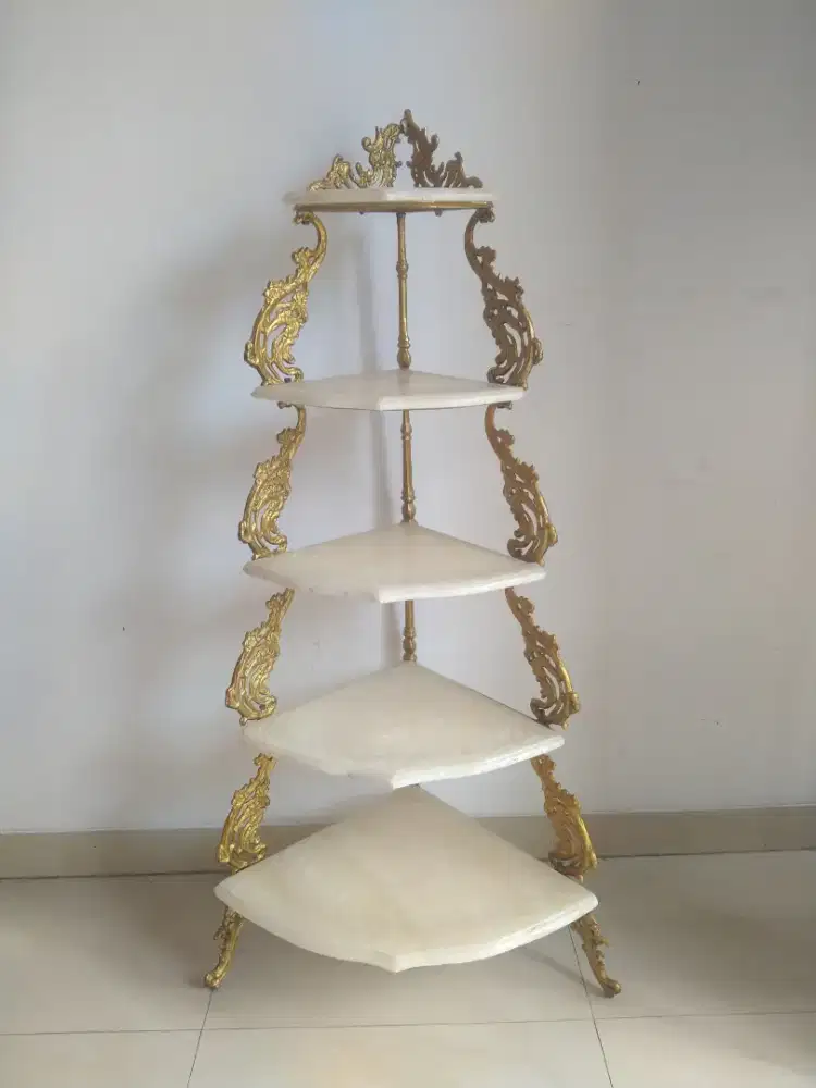 Rak Sudut hias Marmer