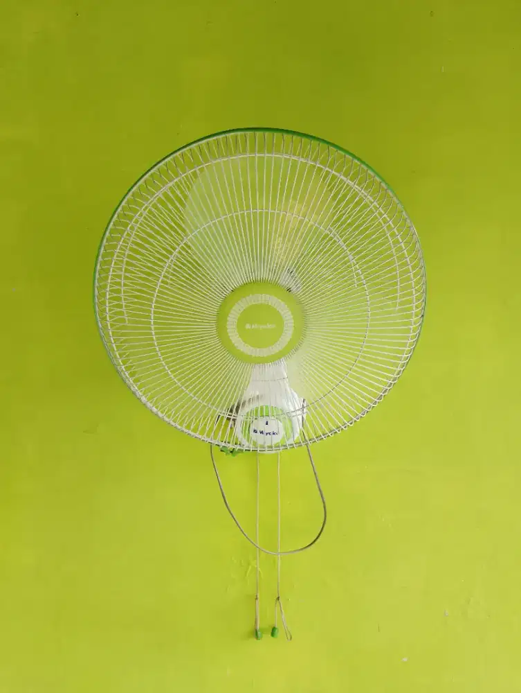 Kipas angin dinding merk Miyako 16 inc