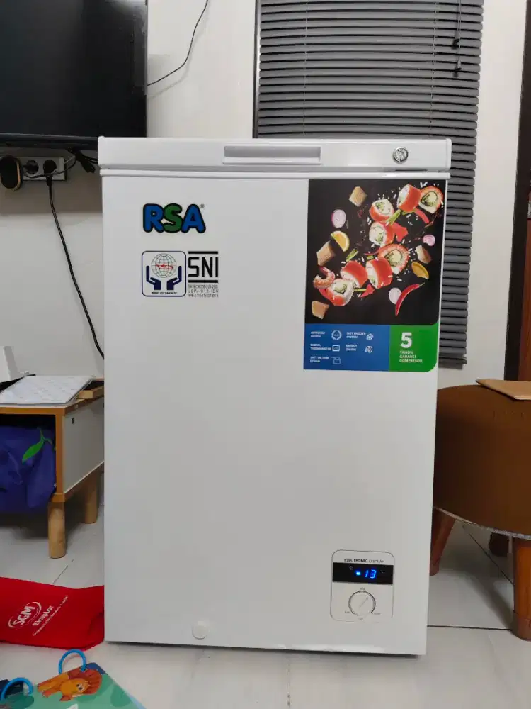 Freezer RSA ukuran 110 L