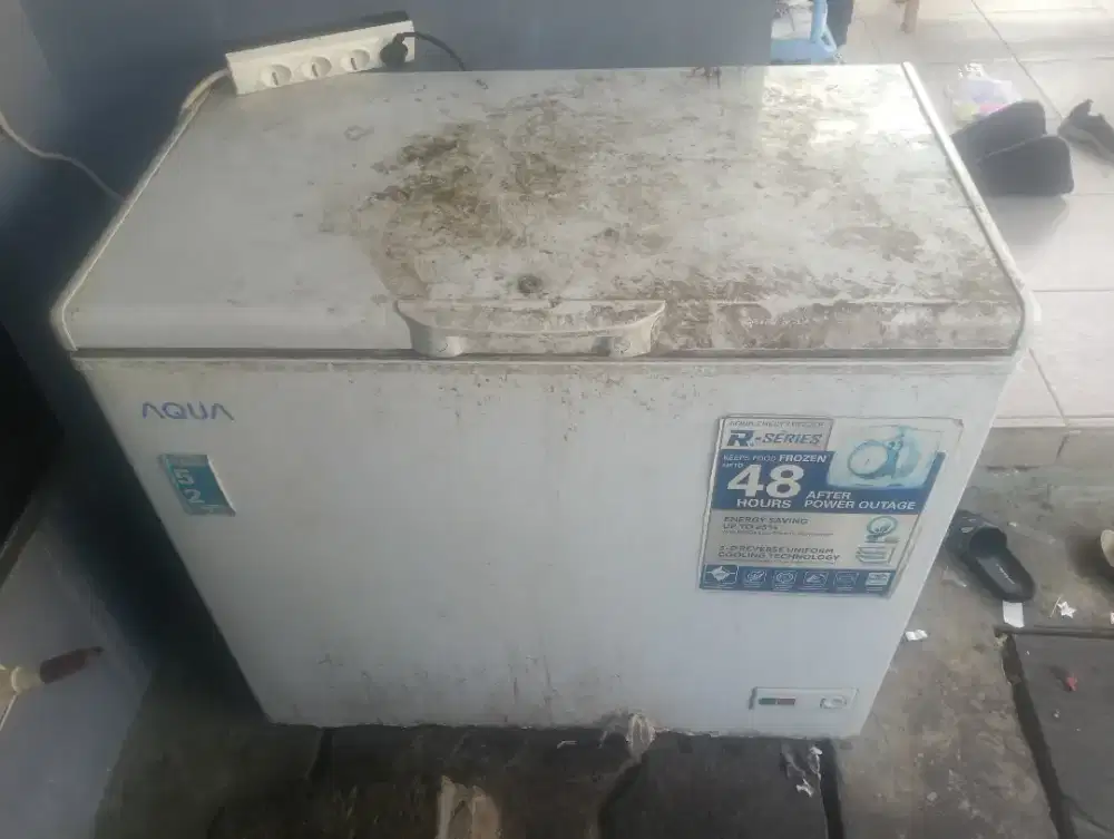Freezer Aqua 200L bekas