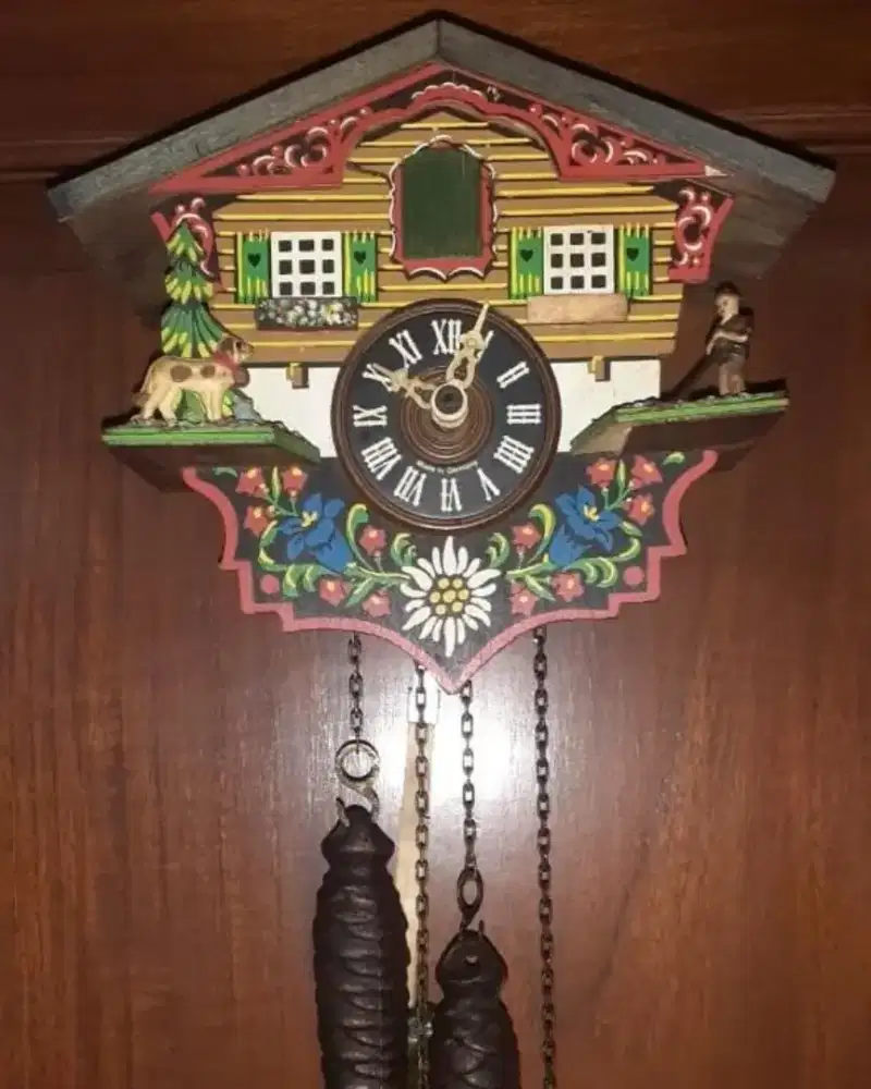 Jam dinding kukuk 2 bamdul kondisi on