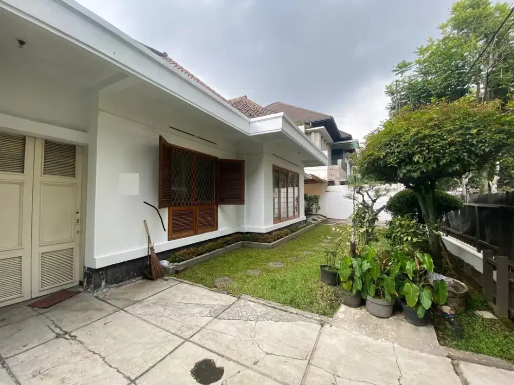 Rumah Klasik Terawat Best Location Sayap Gatsu Sayap Burangrang