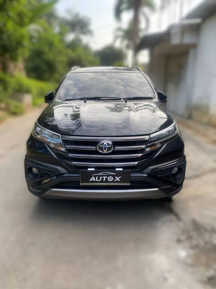 Rush S GR matic 2023, hitam - tangan 1 dari baru -record resmi. mulus