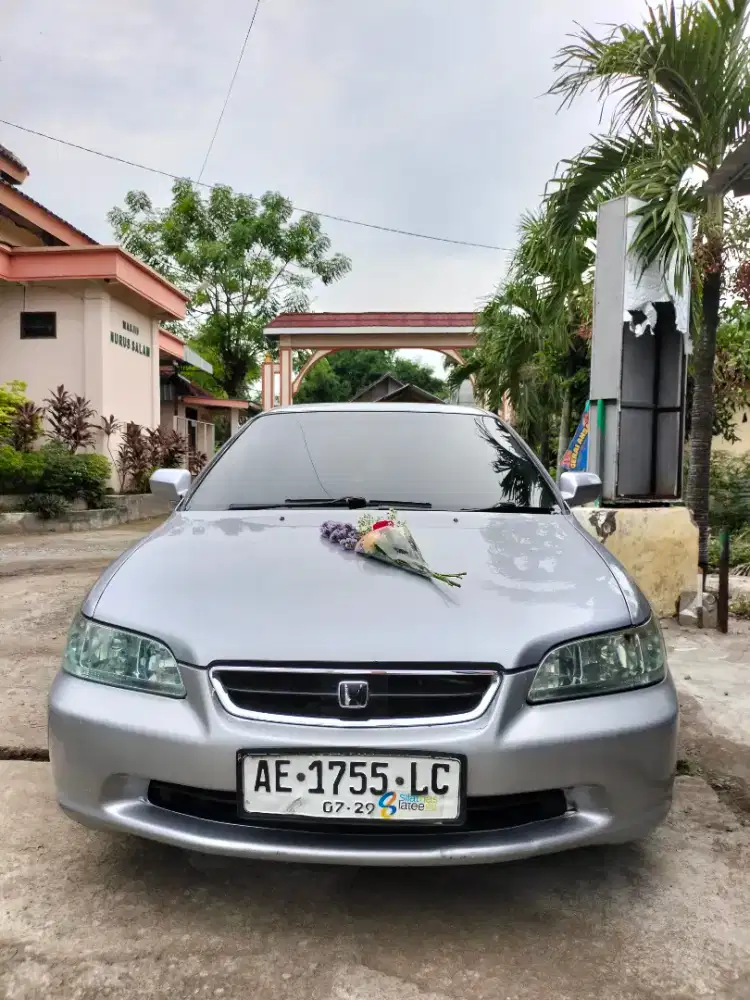 Honda Accord 2000 MT