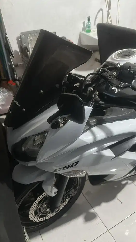 Dijual Kawasaki Ninja 650 CC ER6-F 2012 Full Modifikasi KM Rendah